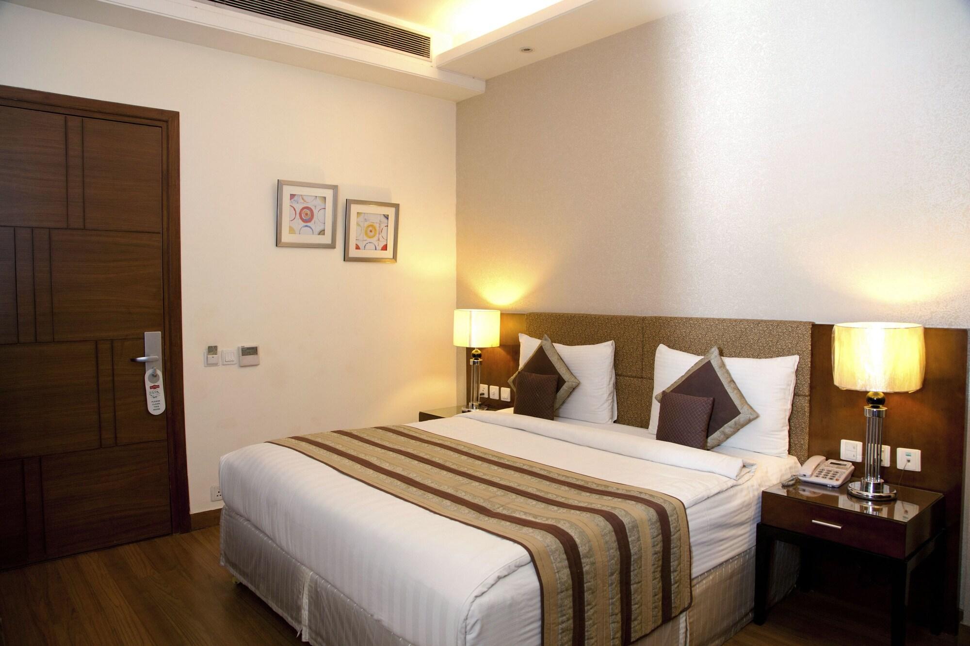 Alpina Hotels & Suites New Delhi Ngoại thất bức ảnh