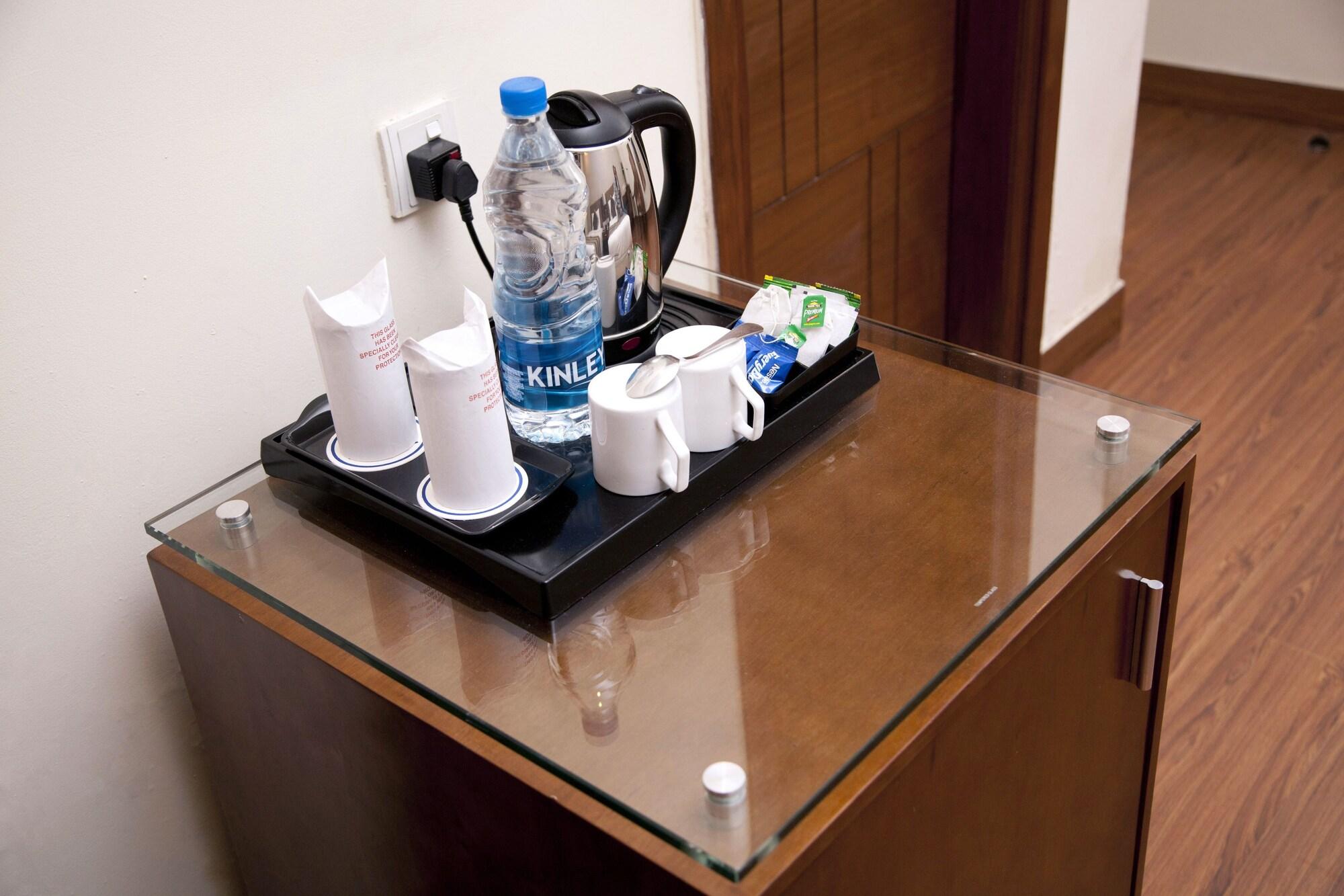 Alpina Hotels & Suites New Delhi Ngoại thất bức ảnh