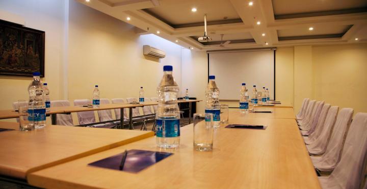 Alpina Hotels & Suites New Delhi Ngoại thất bức ảnh