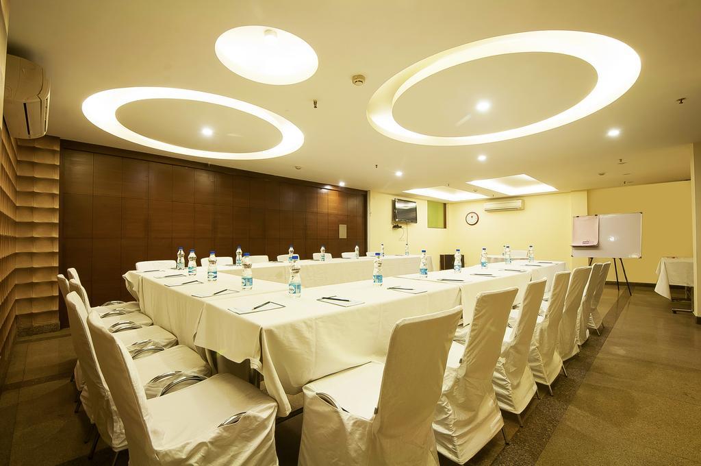 Alpina Hotels & Suites New Delhi Ngoại thất bức ảnh