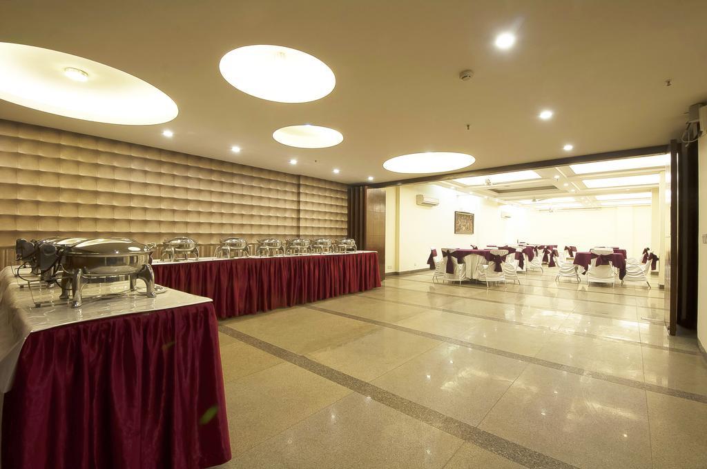 Alpina Hotels & Suites New Delhi Ngoại thất bức ảnh