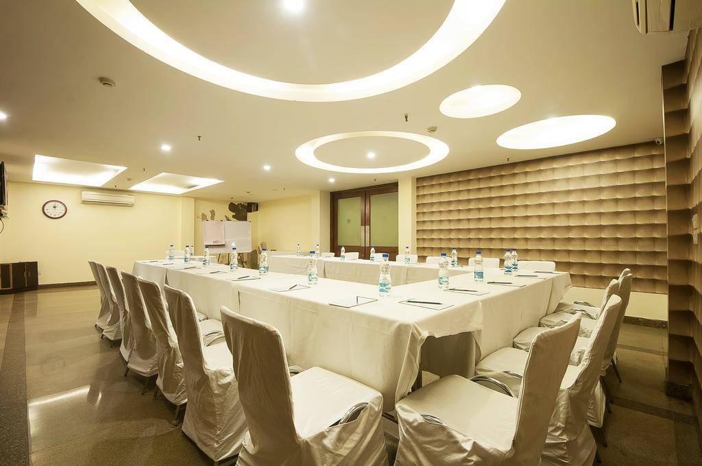 Alpina Hotels & Suites New Delhi Ngoại thất bức ảnh