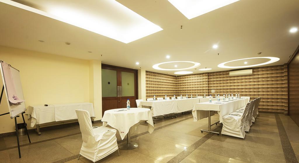 Alpina Hotels & Suites New Delhi Ngoại thất bức ảnh