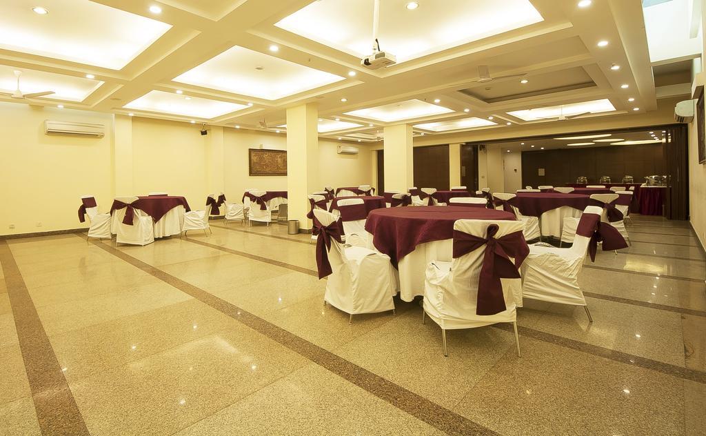 Alpina Hotels & Suites New Delhi Ngoại thất bức ảnh
