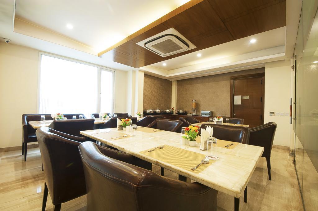 Alpina Hotels & Suites New Delhi Ngoại thất bức ảnh