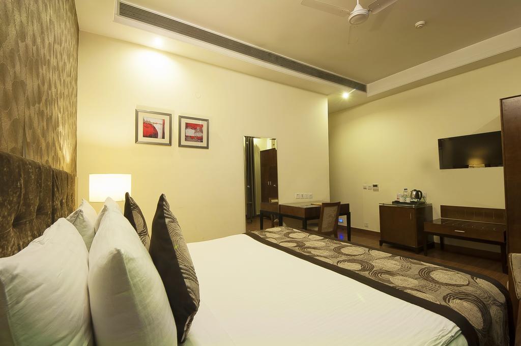 Alpina Hotels & Suites New Delhi Ngoại thất bức ảnh