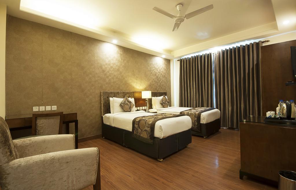 Alpina Hotels & Suites New Delhi Ngoại thất bức ảnh