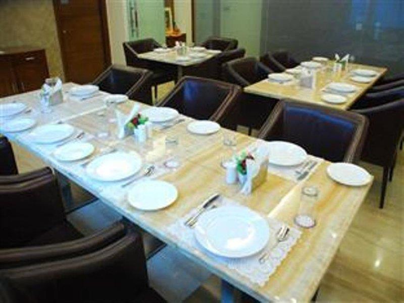 Alpina Hotels & Suites New Delhi Ngoại thất bức ảnh