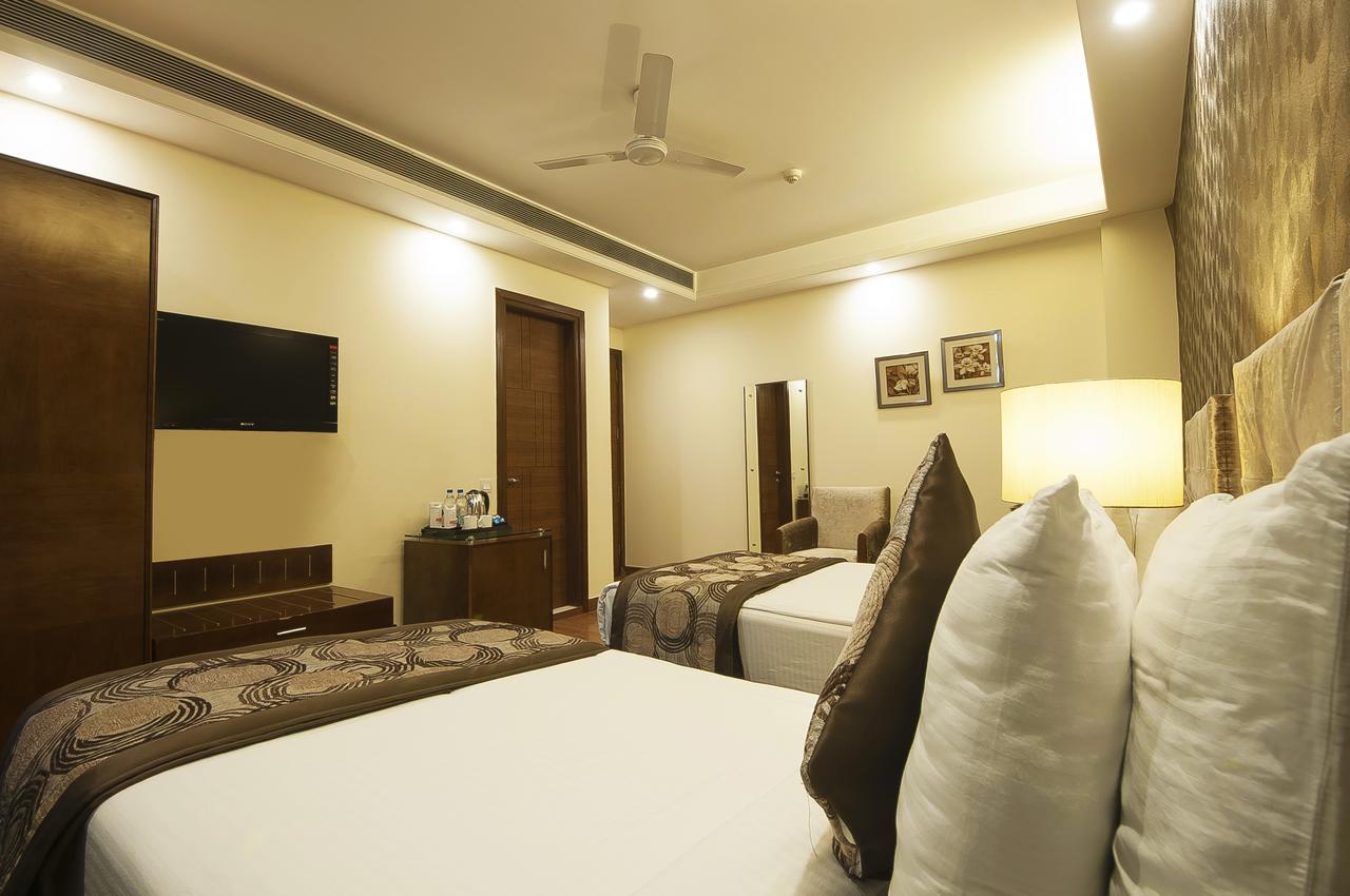 Alpina Hotels & Suites New Delhi Ngoại thất bức ảnh