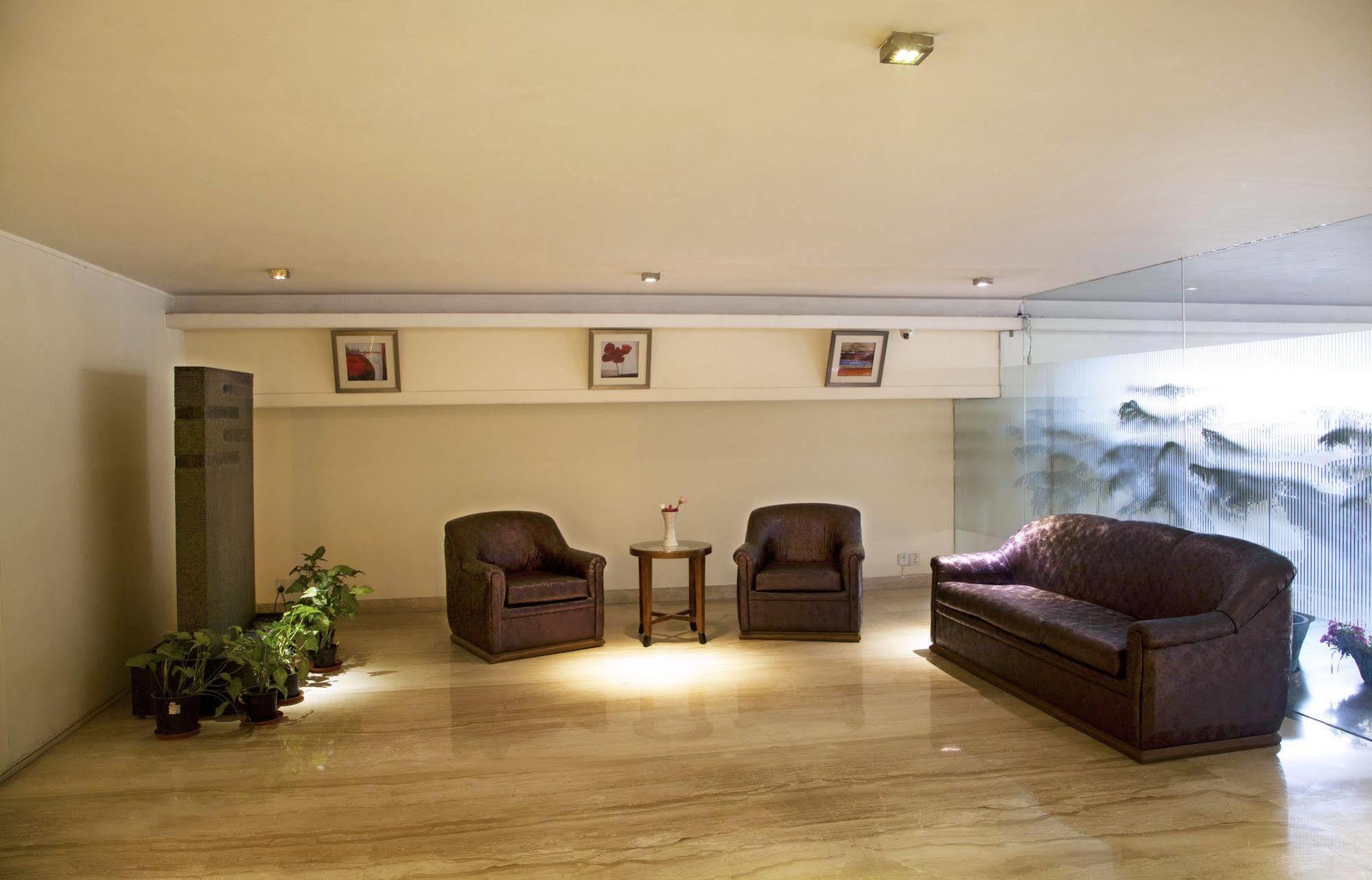 Alpina Hotels & Suites New Delhi Ngoại thất bức ảnh