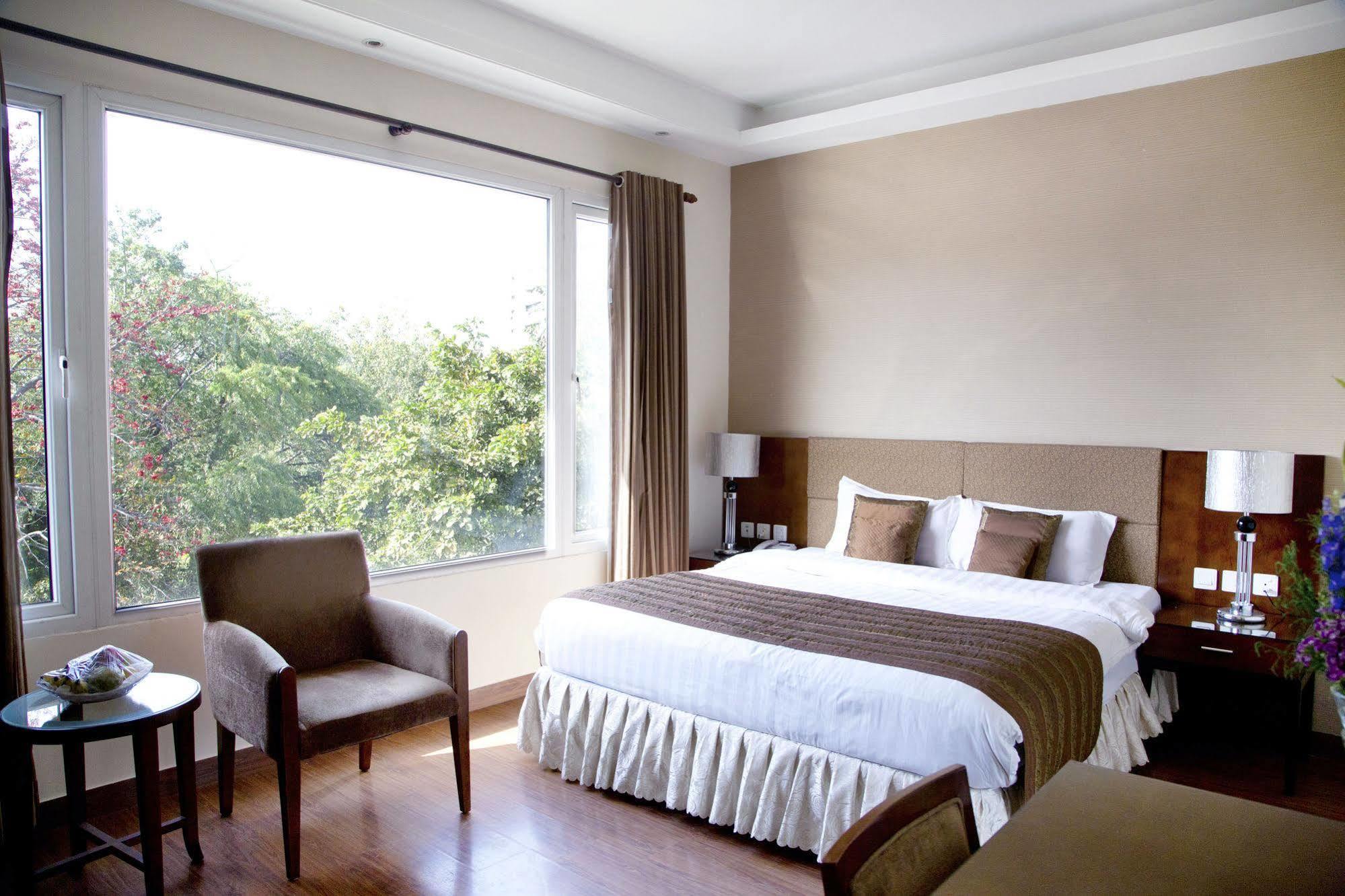 Alpina Hotels & Suites New Delhi Ngoại thất bức ảnh
